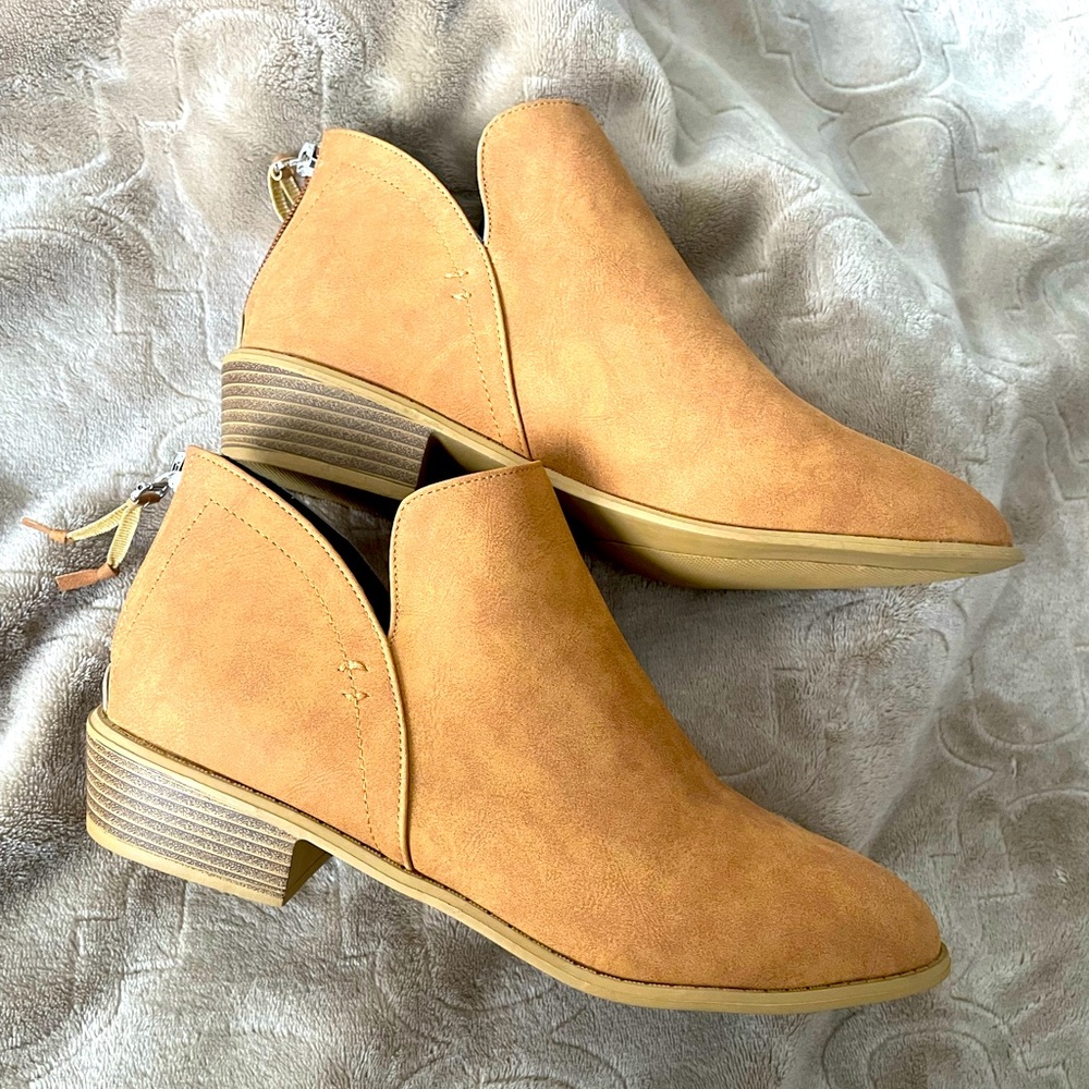 brown booties sz 9